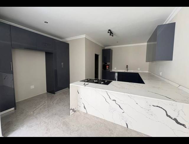 5 BEDROOM PROPERTY TO RENT IN HYDE PARK